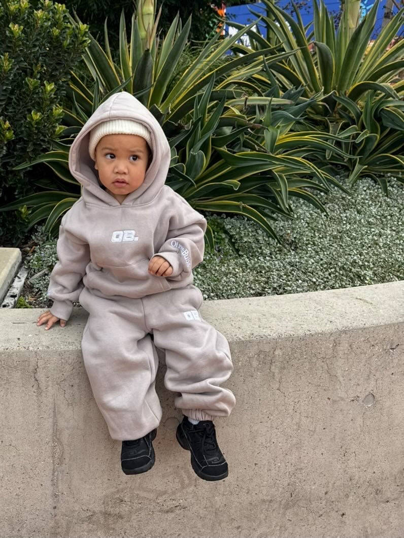 OB APPLIQUE GREY/WHITE SET